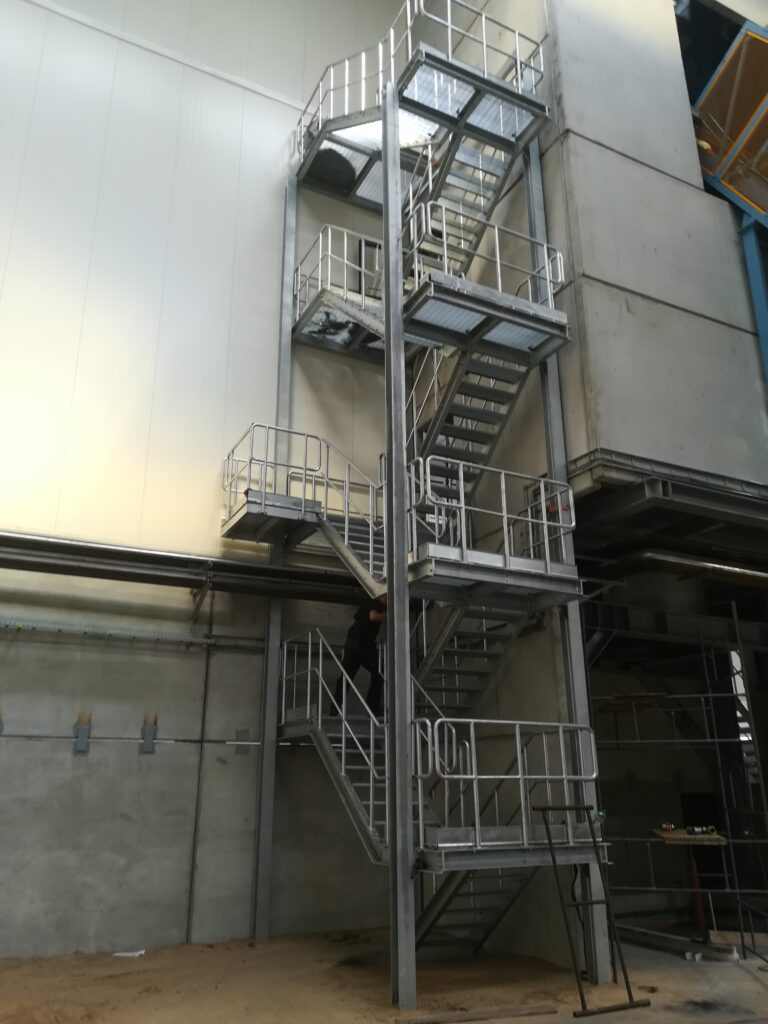 Steel staircases, self-supporting, industrial cages