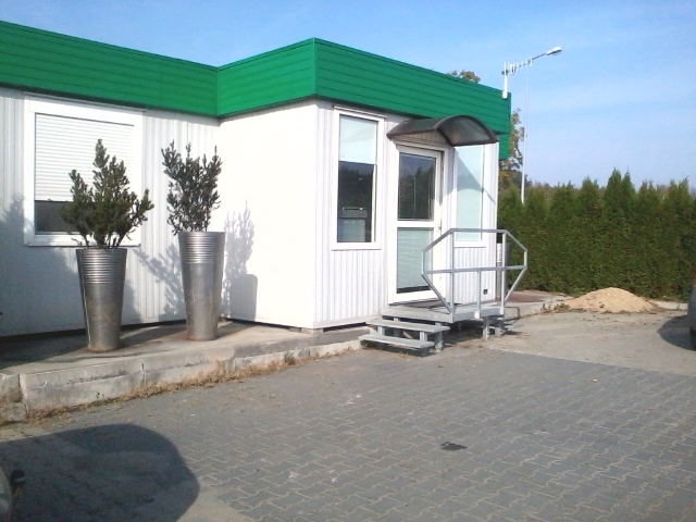 Container, gatehouse